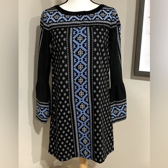 Loft Bell Sleeve Dress - Picture 3 of 8